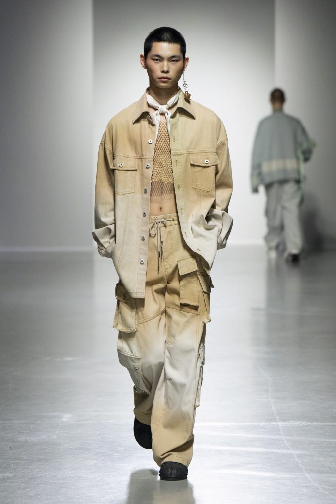 “The porcelain luster remains the same, and the sun and moon are new again” - FENG CHEN WANG SS24 “The porcelain luster remains the same, and the sun and moon are new again” - FENG CHEN WANG SS24 Vanity Teen 虚荣青年 Lifestyle & new faces magazine