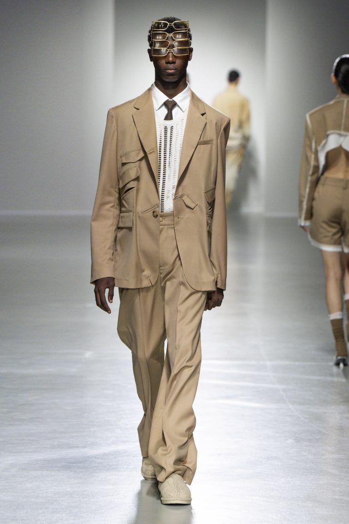 “The porcelain luster remains the same, and the sun and moon are new again” - FENG CHEN WANG SS24 “The porcelain luster remains the same, and the sun and moon are new again” - FENG CHEN WANG SS24 Vanity Teen 虚荣青年 Lifestyle & new faces magazine