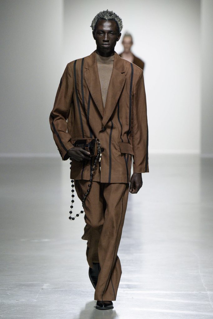 “The porcelain luster remains the same, and the sun and moon are new again” - FENG CHEN WANG SS24 “The porcelain luster remains the same, and the sun and moon are new again” - FENG CHEN WANG SS24 Vanity Teen 虚荣青年 Lifestyle & new faces magazine