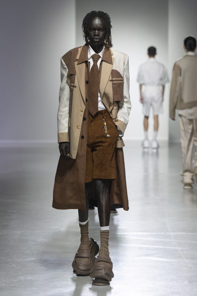 “The porcelain luster remains the same, and the sun and moon are new again” - FENG CHEN WANG SS24 “The porcelain luster remains the same, and the sun and moon are new again” - FENG CHEN WANG SS24 Vanity Teen 虚荣青年 Lifestyle & new faces magazine