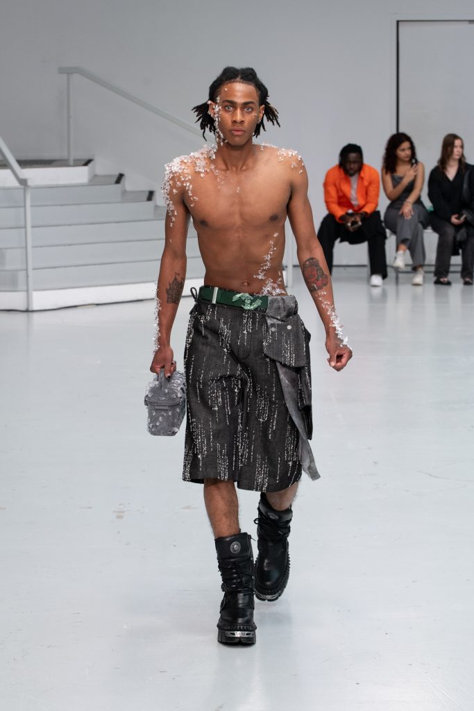 Yenesai - A futuristic vision fused with ancestral nomadic values Yenesai - A futuristic vision fused with ancestral nomadic values Vanity Teen 虚荣青年 Lifestyle & new faces magazine