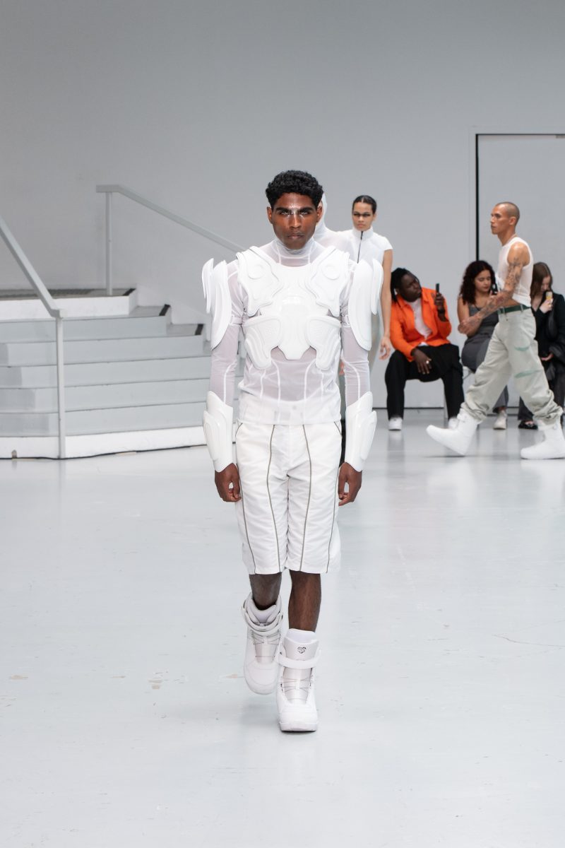 Yenesai_ss25_runway_press_look