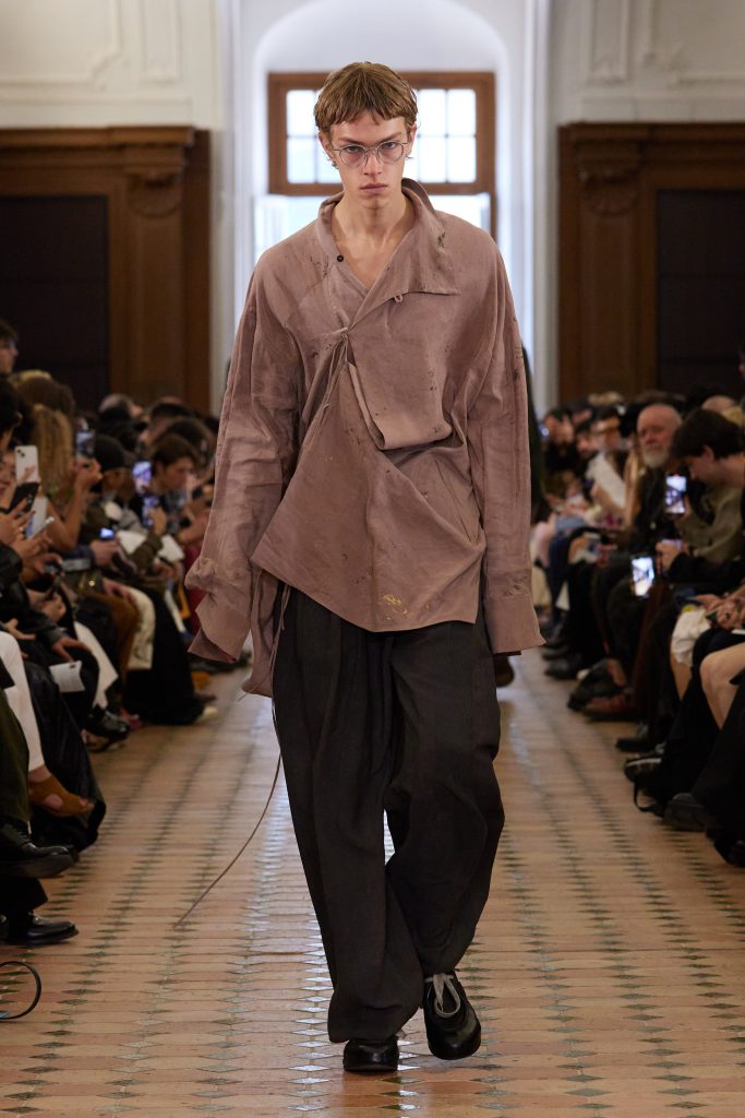 ZIGGY CHEN - SS25 COLLECTION ‘GNARTRICATE’ ZIGGY CHEN - SS25 COLLECTION ‘GNARTRICATE’ Vanity Teen 虚荣青年 Lifestyle & new faces magazine