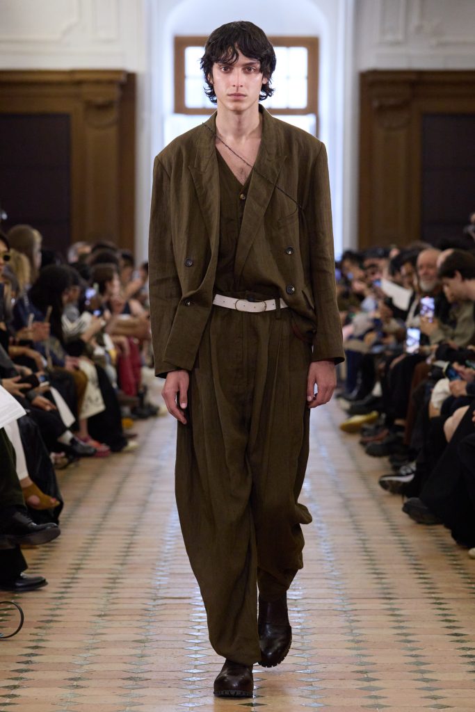 ZIGGY CHEN - SS25 COLLECTION ‘GNARTRICATE’ ZIGGY CHEN - SS25 COLLECTION ‘GNARTRICATE’ Vanity Teen 虚荣青年 Lifestyle & new faces magazine