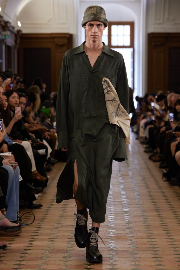 ZIGGY CHEN - SS25 COLLECTION ‘GNARTRICATE’ ZIGGY CHEN - SS25 COLLECTION ‘GNARTRICATE’ Vanity Teen 虚荣青年 Lifestyle & new faces magazine