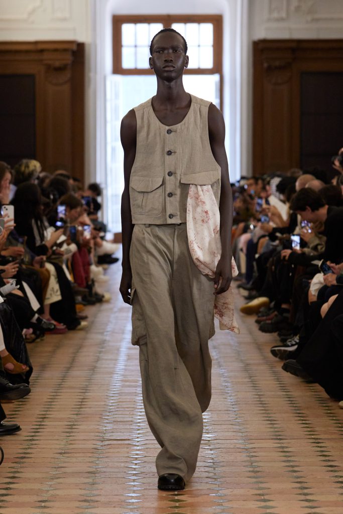 ZIGGY CHEN - SS25 COLLECTION ‘GNARTRICATE’ ZIGGY CHEN - SS25 COLLECTION ‘GNARTRICATE’ Vanity Teen 虚荣青年 Lifestyle & new faces magazine