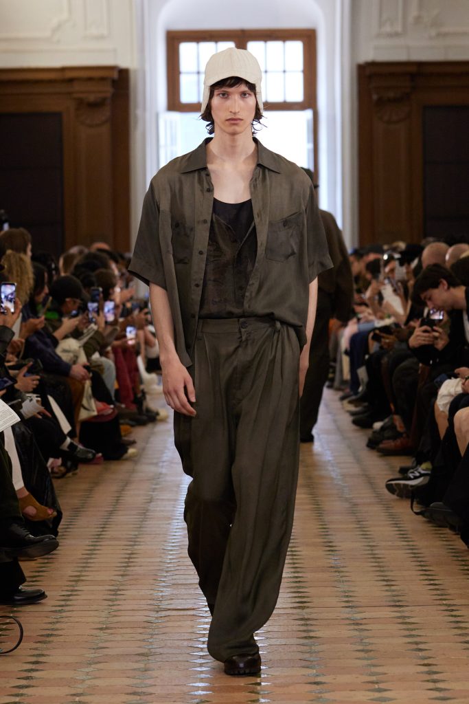 ZIGGY CHEN - SS25 COLLECTION ‘GNARTRICATE’ ZIGGY CHEN - SS25 COLLECTION ‘GNARTRICATE’ Vanity Teen 虚荣青年 Lifestyle & new faces magazine