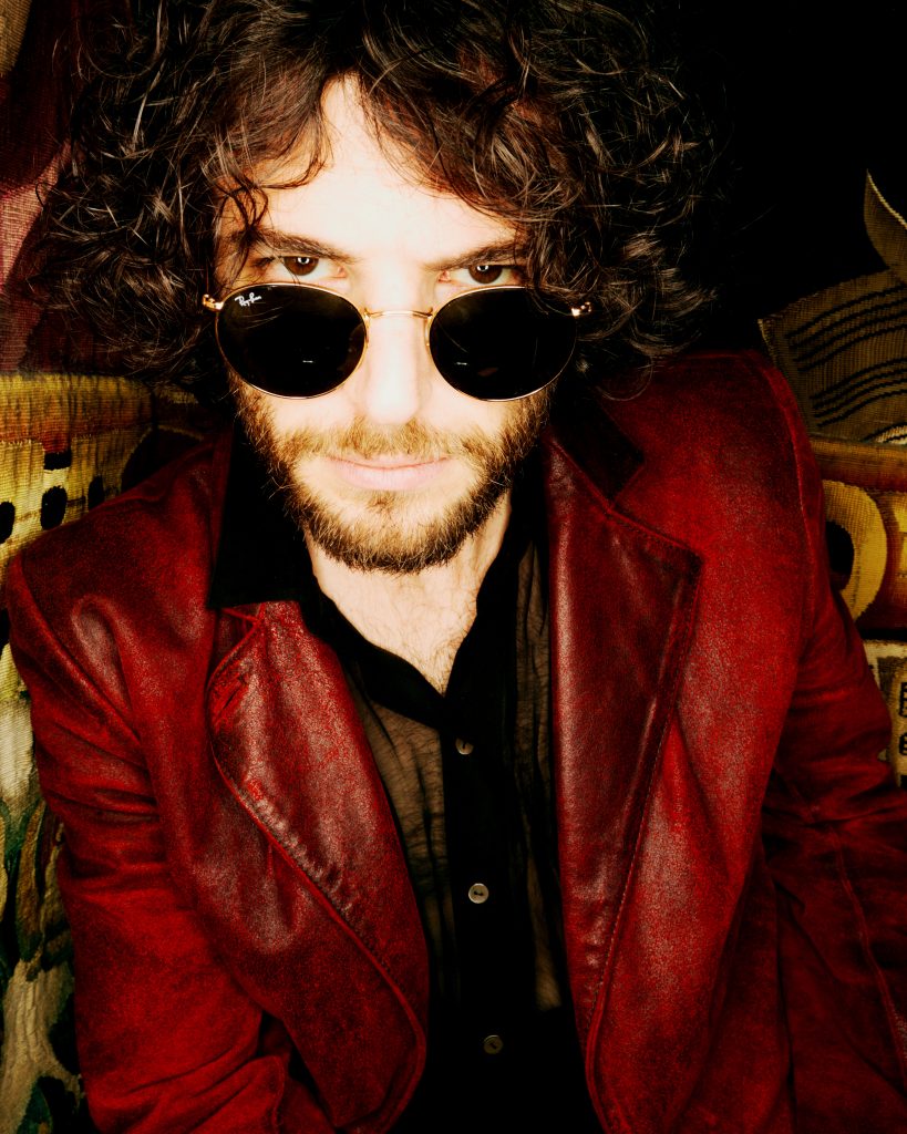 The (European) Vampire Chronicles - A chat with the three members of the eponymous electro-pop band The (European) Vampire Chronicles - A chat with the three members of the eponymous electro-pop band Vanity Teen 虚荣青年 Lifestyle & new faces magazine