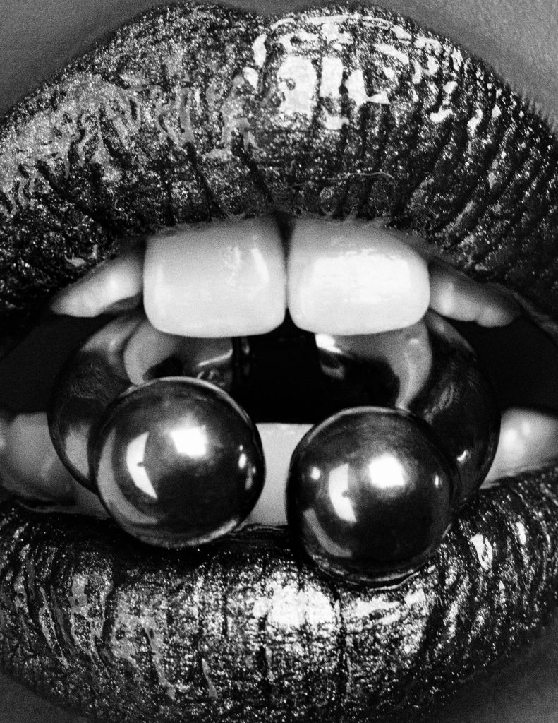 SUPERSTITIOUS SUPERSTITIOUS Vanity Teen 虚荣青年 Lifestyle & new faces magazine