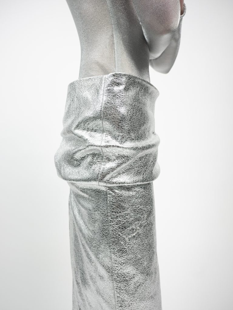 LVMH and Kevin Germanier celebrate Prélude, the very first upcycled fashion collection, a blend of creativity, circularity, and innovation LVMH and Kevin Germanier celebrate Prélude, the very first upcycled fashion collection, a blend of creativity, circularity, and innovation Vanity Teen 虚荣青年 Lifestyle & new faces magazine