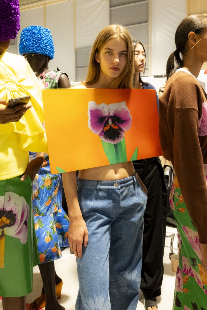 Behind the scenes of the nature-inspired SS25 collection by Zomer Behind the scenes of the nature-inspired SS25 collection by Zomer Vanity Teen 虚荣青年 Lifestyle & new faces magazine