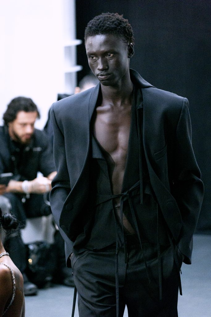 Behind the scenes of the contemporary-deconstructed SS25 Collection by Heliot Emil Behind the scenes of the contemporary-deconstructed SS25 Collection by Heliot Emil Vanity Teen 虚荣青年 Lifestyle & new faces magazine