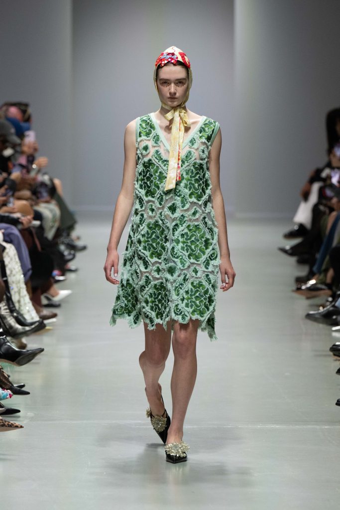 SHUTING QIU SS2025 - The Palace Where Venus Descends SHUTING QIU SS2025 - The Palace Where Venus Descends Vanity Teen 虚荣青年 Lifestyle & new faces magazine