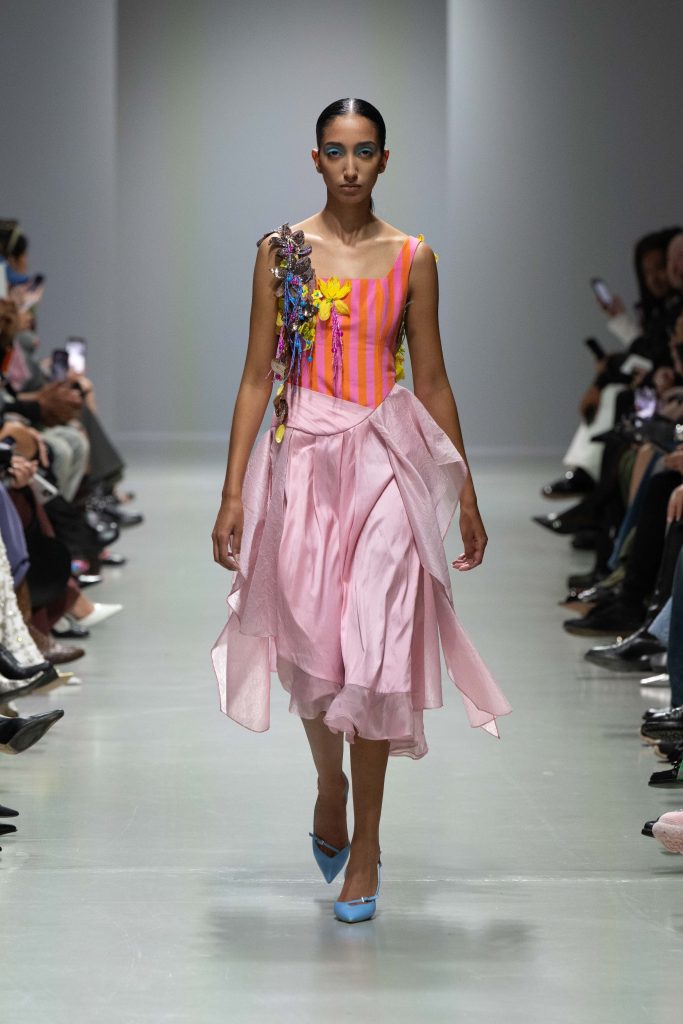 SHUTING QIU SS2025 - The Palace Where Venus Descends SHUTING QIU SS2025 - The Palace Where Venus Descends Vanity Teen 虚荣青年 Lifestyle & new faces magazine