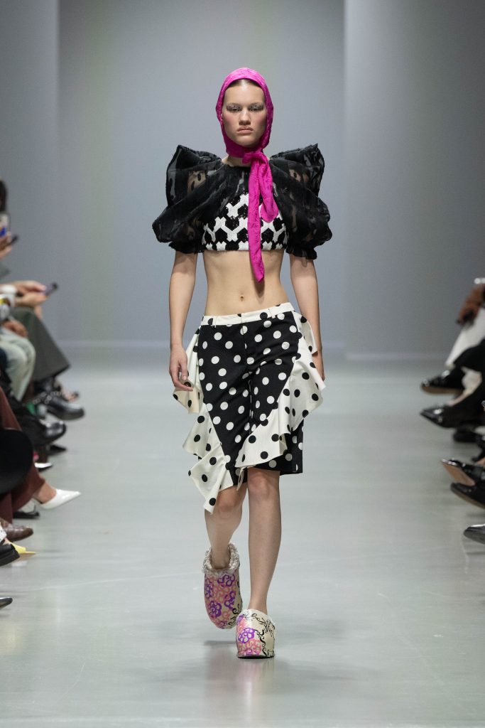 SHUTING QIU SS2025 - The Palace Where Venus Descends SHUTING QIU SS2025 - The Palace Where Venus Descends Vanity Teen 虚荣青年 Lifestyle & new faces magazine