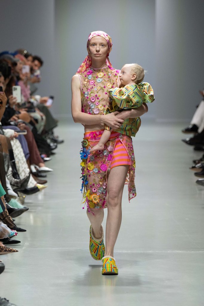 SHUTING QIU SS2025 - The Palace Where Venus Descends SHUTING QIU SS2025 - The Palace Where Venus Descends Vanity Teen 虚荣青年 Lifestyle & new faces magazine