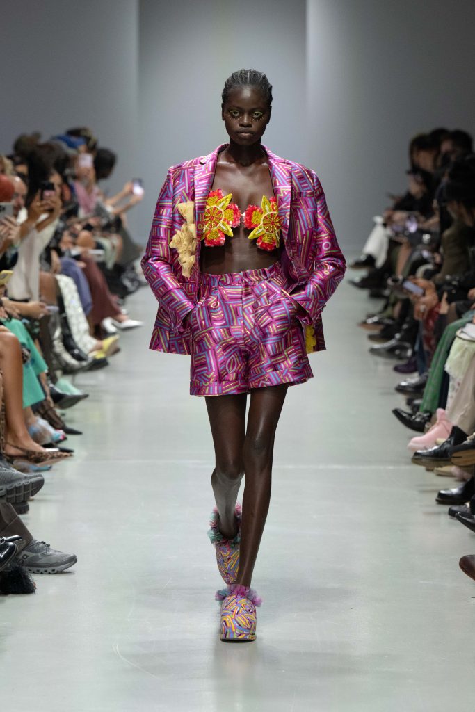 SHUTING QIU SS2025 - The Palace Where Venus Descends SHUTING QIU SS2025 - The Palace Where Venus Descends Vanity Teen 虚荣青年 Lifestyle & new faces magazine