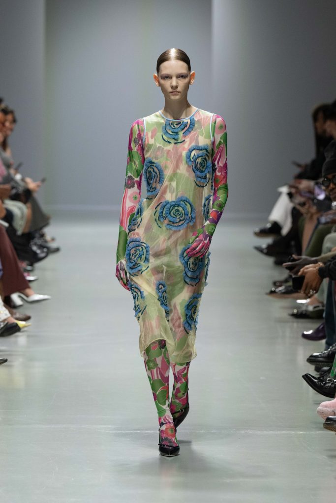 SHUTING QIU SS2025 - The Palace Where Venus Descends SHUTING QIU SS2025 - The Palace Where Venus Descends Vanity Teen 虚荣青年 Lifestyle & new faces magazine