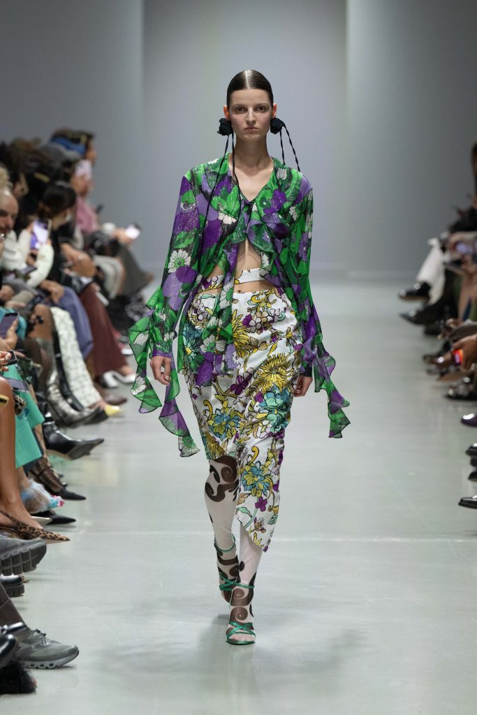 SHUTING QIU SS2025 - The Palace Where Venus Descends SHUTING QIU SS2025 - The Palace Where Venus Descends Vanity Teen 虚荣青年 Lifestyle & new faces magazine