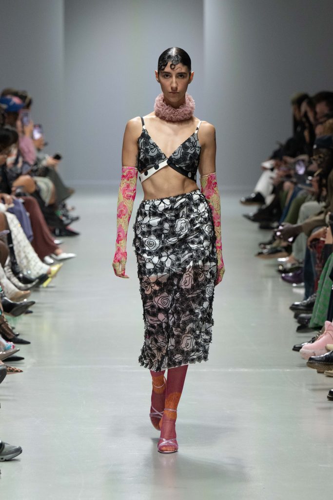 SHUTING QIU SS2025 - The Palace Where Venus Descends SHUTING QIU SS2025 - The Palace Where Venus Descends Vanity Teen 虚荣青年 Lifestyle & new faces magazine