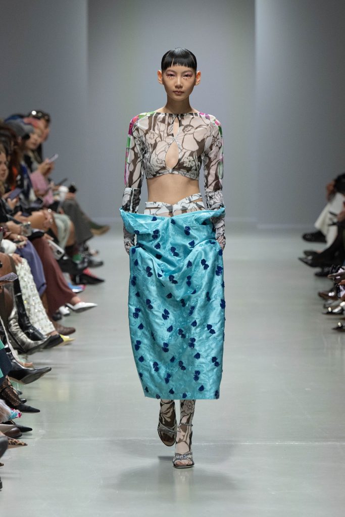 SHUTING QIU SS2025 - The Palace Where Venus Descends SHUTING QIU SS2025 - The Palace Where Venus Descends Vanity Teen 虚荣青年 Lifestyle & new faces magazine