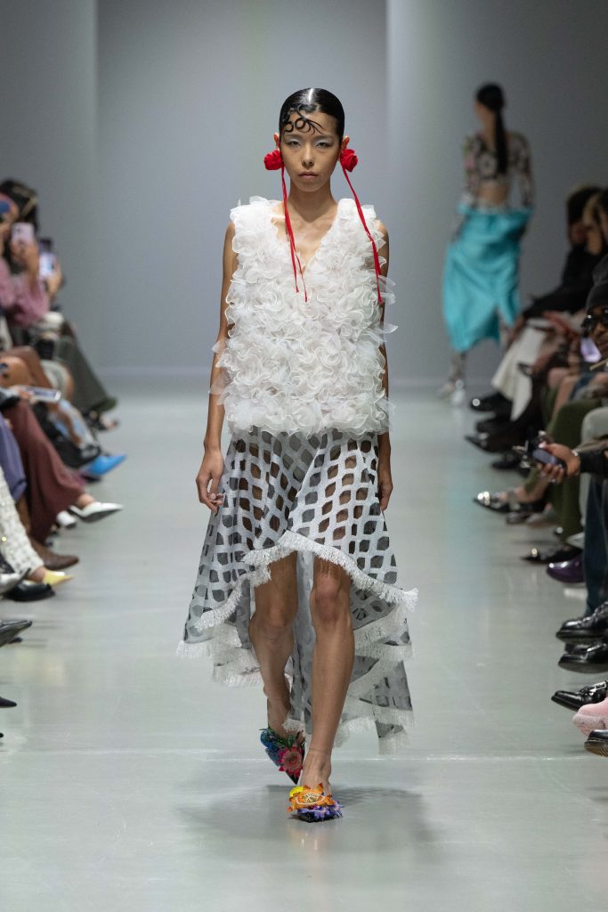 SHUTING QIU SS2025 - The Palace Where Venus Descends SHUTING QIU SS2025 - The Palace Where Venus Descends Vanity Teen 虚荣青年 Lifestyle & new faces magazine