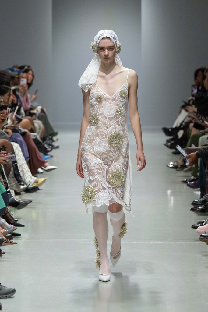 SHUTING QIU SS2025 - The Palace Where Venus Descends SHUTING QIU SS2025 - The Palace Where Venus Descends Vanity Teen 虚荣青年 Lifestyle & new faces magazine