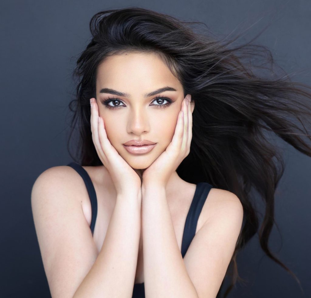 UmaSofia Srivastava: The 17-Year-Old Author, Activist, and Beauty Queen Redefining What It Means to Lead UmaSofia Srivastava: The 17-Year-Old Author, Activist, and Beauty Queen Redefining What It Means to Lead Vanity Teen 虚荣青年 Lifestyle & new faces magazine