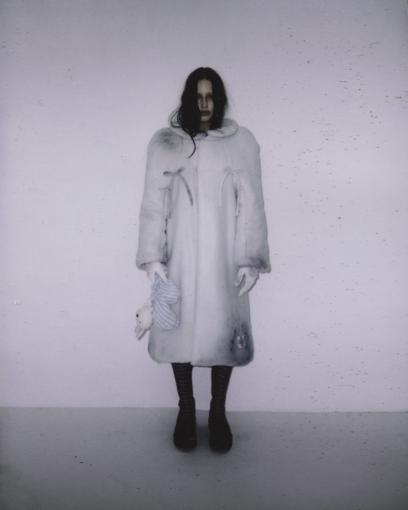 “PSYCHOSIS”: YOUNG DESIGNER ILONA PRESENTS HER SECOND COLLECTION, INSPIRED BY HER TEENAGE PSYCHIATRIC HOSPITAL STAY “PSYCHOSIS”: YOUNG DESIGNER ILONA PRESENTS HER SECOND COLLECTION, INSPIRED BY HER TEENAGE PSYCHIATRIC HOSPITAL STAY Vanity Teen 虚荣青年 Lifestyle & new faces magazine