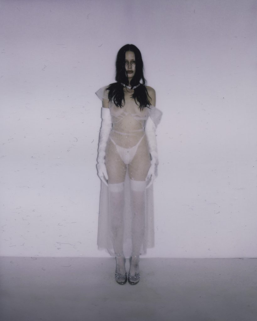 “PSYCHOSIS”: YOUNG DESIGNER ILONA PRESENTS HER SECOND COLLECTION, INSPIRED BY HER TEENAGE PSYCHIATRIC HOSPITAL STAY “PSYCHOSIS”: YOUNG DESIGNER ILONA PRESENTS HER SECOND COLLECTION, INSPIRED BY HER TEENAGE PSYCHIATRIC HOSPITAL STAY Vanity Teen 虚荣青年 Lifestyle & new faces magazine