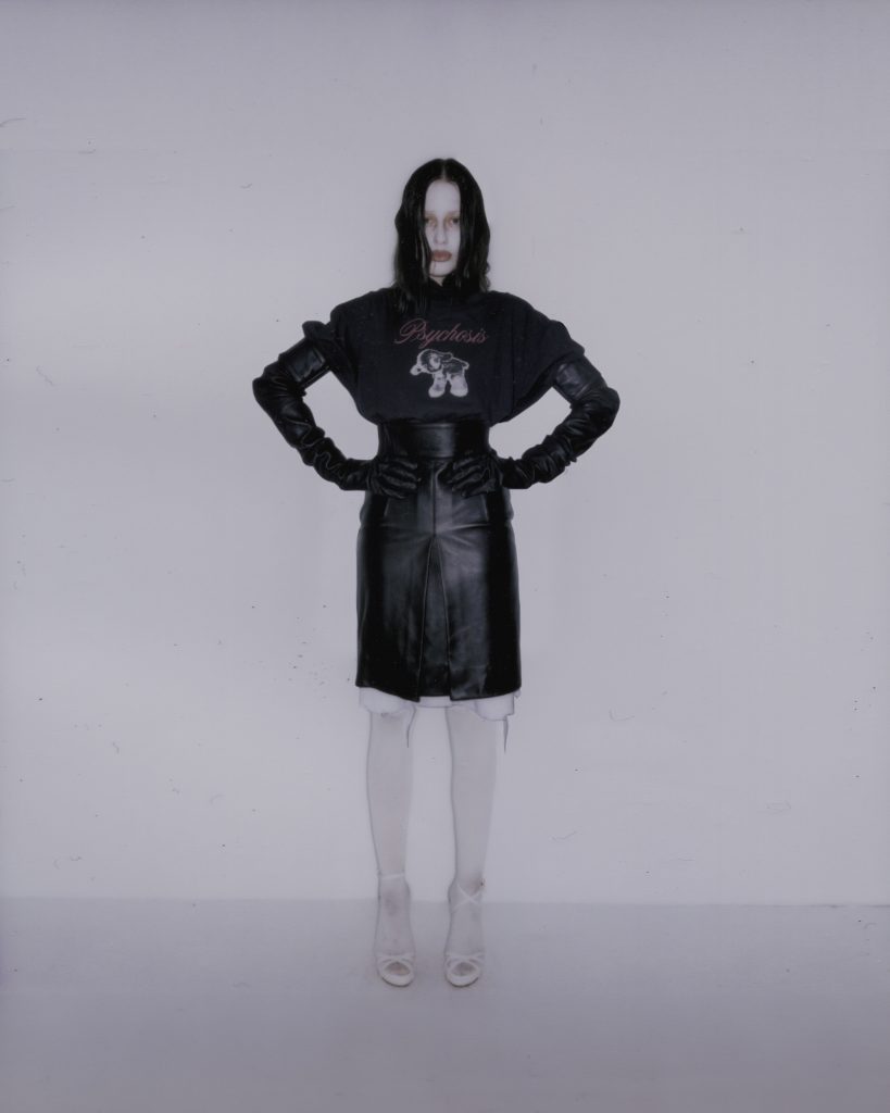 “PSYCHOSIS”: YOUNG DESIGNER ILONA PRESENTS HER SECOND COLLECTION, INSPIRED BY HER TEENAGE PSYCHIATRIC HOSPITAL STAY “PSYCHOSIS”: YOUNG DESIGNER ILONA PRESENTS HER SECOND COLLECTION, INSPIRED BY HER TEENAGE PSYCHIATRIC HOSPITAL STAY Vanity Teen 虚荣青年 Lifestyle & new faces magazine