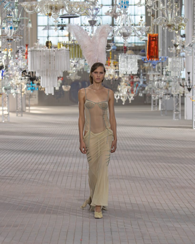 The Shattering of Crystals that Echoes “His Loss” – The Attico S/S 2025 The Shattering of Crystals that Echoes “His Loss” – The Attico S/S 2025 Vanity Teen 虚荣青年 Lifestyle & new faces magazine