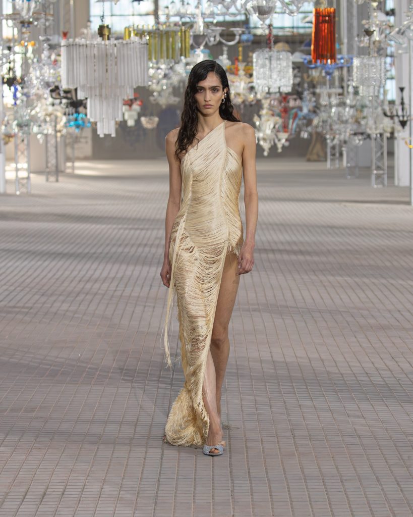 The Shattering of Crystals that Echoes “His Loss” – The Attico S/S 2025 The Shattering of Crystals that Echoes “His Loss” – The Attico S/S 2025 Vanity Teen 虚荣青年 Lifestyle & new faces magazine