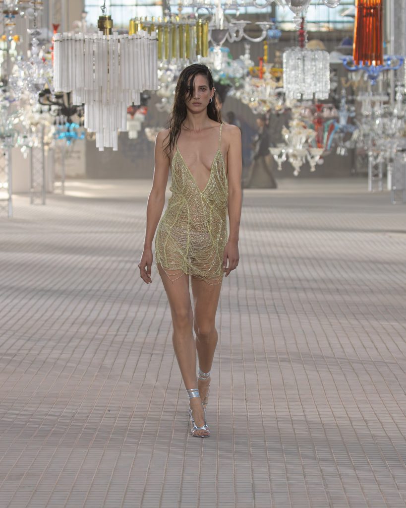 The Shattering of Crystals that Echoes “His Loss” – The Attico S/S 2025 The Shattering of Crystals that Echoes “His Loss” – The Attico S/S 2025 Vanity Teen 虚荣青年 Lifestyle & new faces magazine