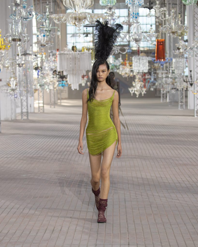 The Shattering of Crystals that Echoes “His Loss” – The Attico S/S 2025 The Shattering of Crystals that Echoes “His Loss” – The Attico S/S 2025 Vanity Teen 虚荣青年 Lifestyle & new faces magazine