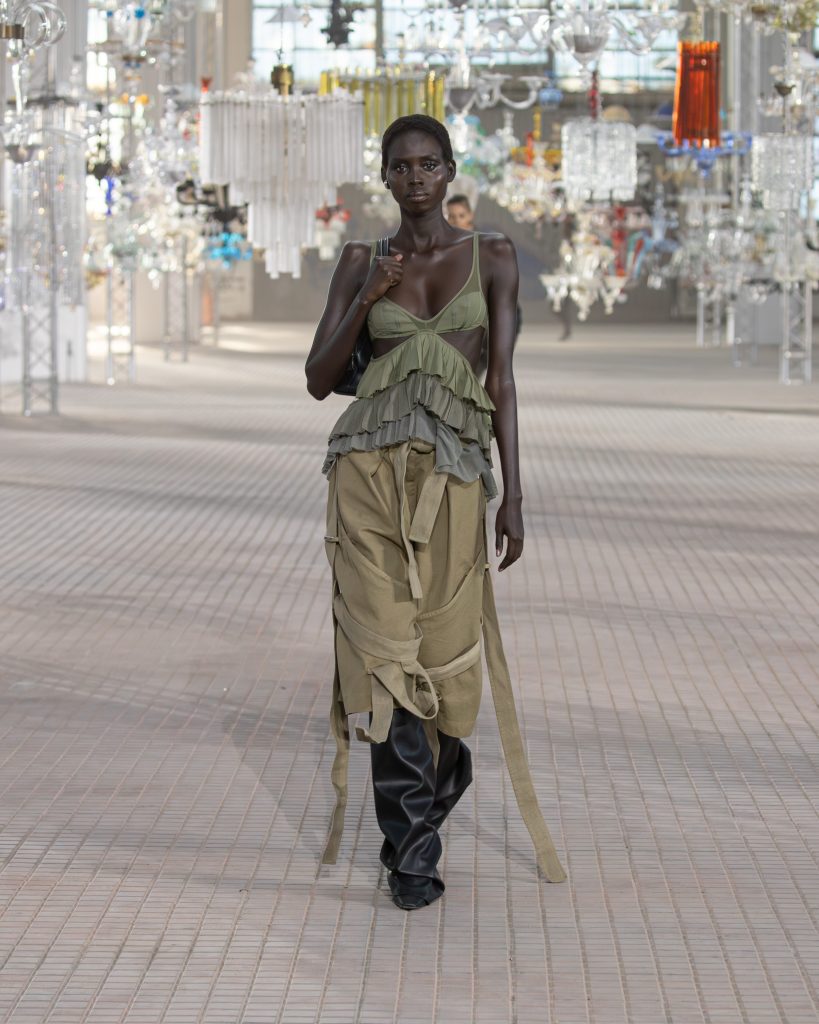 The Shattering of Crystals that Echoes “His Loss” – The Attico S/S 2025 The Shattering of Crystals that Echoes “His Loss” – The Attico S/S 2025 Vanity Teen 虚荣青年 Lifestyle & new faces magazine