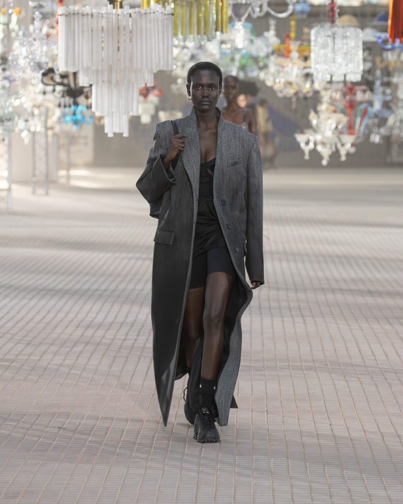 The Shattering of Crystals that Echoes “His Loss” – The Attico S/S 2025 The Shattering of Crystals that Echoes “His Loss” – The Attico S/S 2025 Vanity Teen 虚荣青年 Lifestyle & new faces magazine