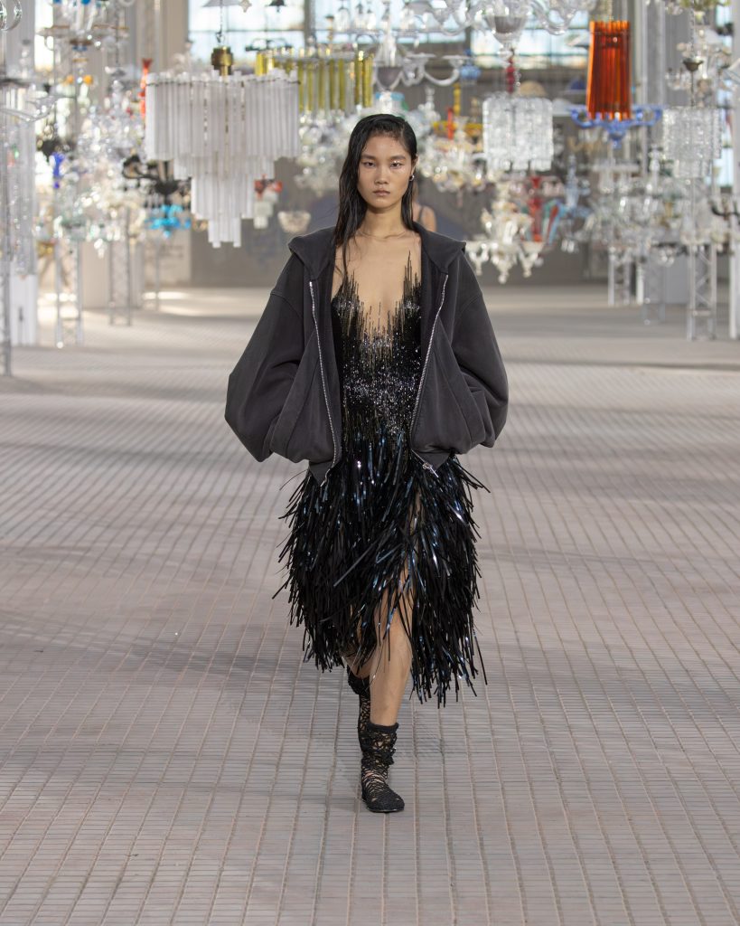 The Shattering of Crystals that Echoes “His Loss” – The Attico S/S 2025 The Shattering of Crystals that Echoes “His Loss” – The Attico S/S 2025 Vanity Teen 虚荣青年 Lifestyle & new faces magazine