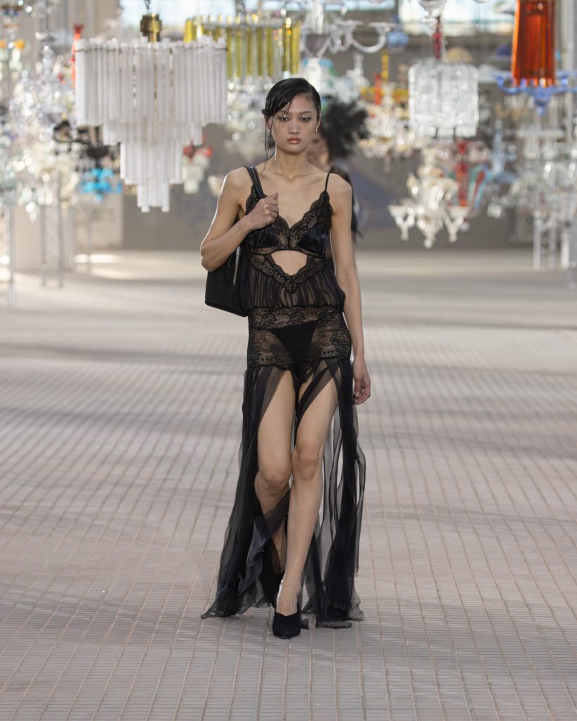 The Shattering of Crystals that Echoes “His Loss” – The Attico S/S 2025 The Shattering of Crystals that Echoes “His Loss” – The Attico S/S 2025 Vanity Teen 虚荣青年 Lifestyle & new faces magazine