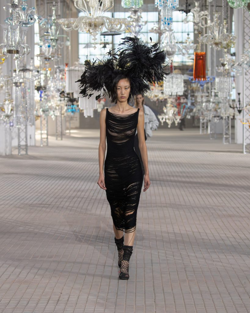 The Shattering of Crystals that Echoes “His Loss” – The Attico S/S 2025 The Shattering of Crystals that Echoes “His Loss” – The Attico S/S 2025 Vanity Teen 虚荣青年 Lifestyle & new faces magazine