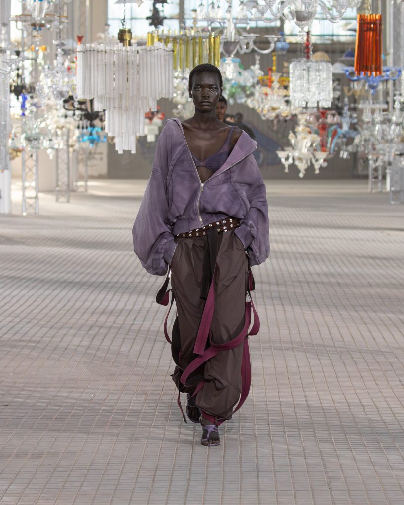 The Shattering of Crystals that Echoes “His Loss” – The Attico S/S 2025 The Shattering of Crystals that Echoes “His Loss” – The Attico S/S 2025 Vanity Teen 虚荣青年 Lifestyle & new faces magazine