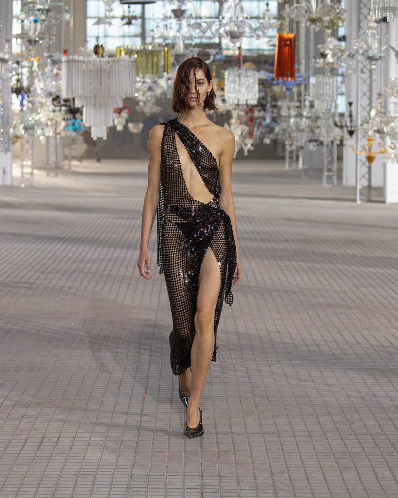 The Shattering of Crystals that Echoes “His Loss” – The Attico S/S 2025 The Shattering of Crystals that Echoes “His Loss” – The Attico S/S 2025 Vanity Teen 虚荣青年 Lifestyle & new faces magazine