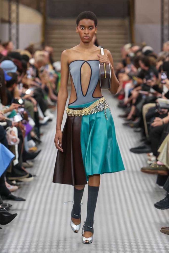 MIU MIU SS25 COLLECTION - SALT LOOKS LIKE SUGAR Vanity Teen 虚荣