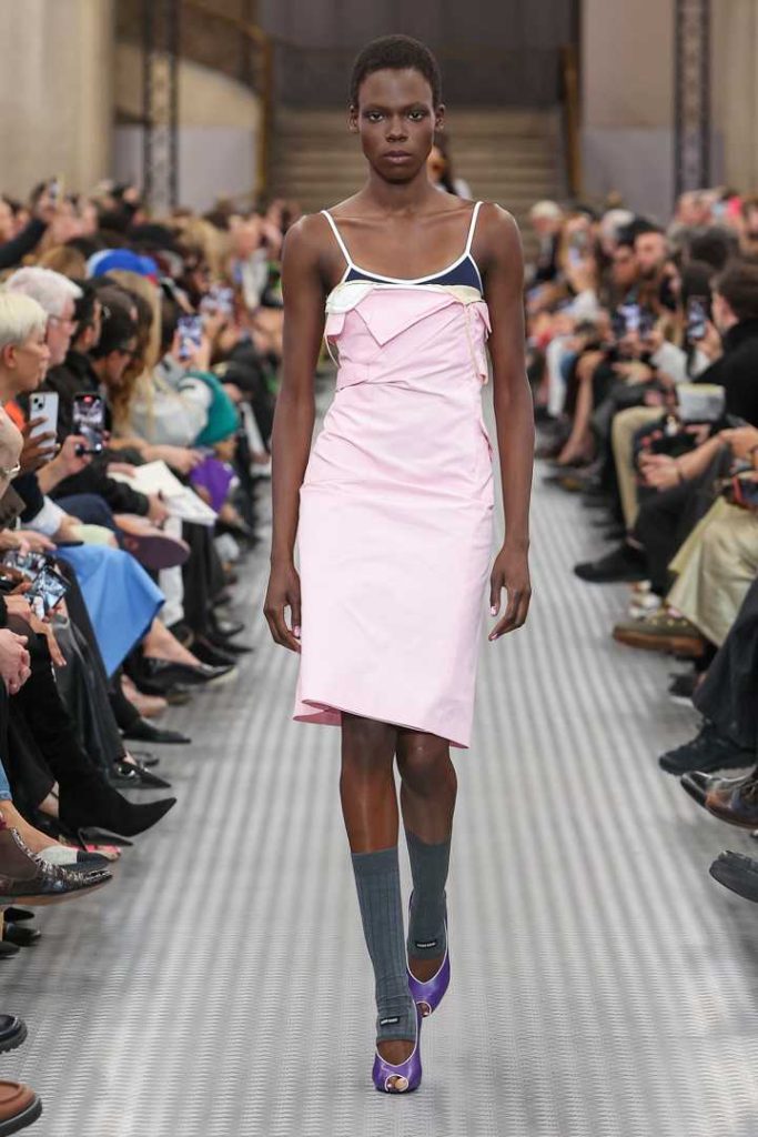 MIU MIU SS25 COLLECTION - SALT LOOKS LIKE SUGAR MIU MIU SS25 COLLECTION - SALT LOOKS LIKE SUGAR Vanity Teen 虚荣青年 Lifestyle & new faces magazine