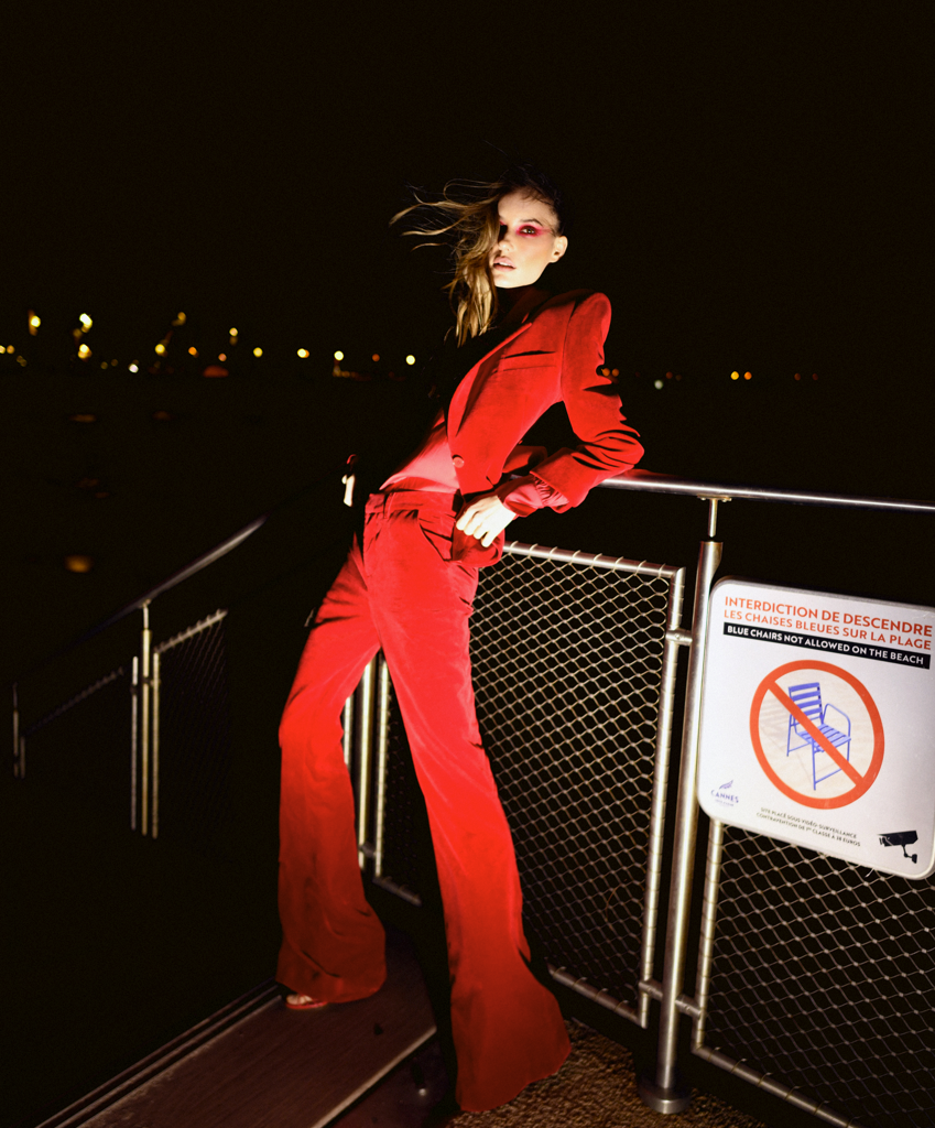 THE STORY BEHIND THE RED THE STORY BEHIND THE RED Vanity Teen 虚荣青年 Lifestyle & new faces magazine