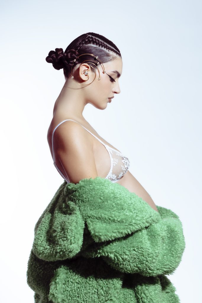 SARA BARBIERI - PREGNANT, YES. BUT STILL A MODEL SARA BARBIERI - PREGNANT, YES. BUT STILL A MODEL Vanity Teen 虚荣青年 Lifestyle & new faces magazine