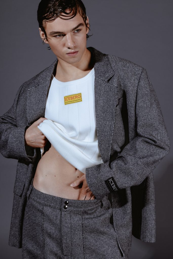 NEW ROMANTICS NEW ROMANTICS Vanity Teen 虚荣青年 Lifestyle & new faces magazine