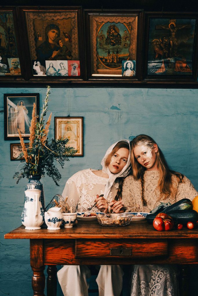 "Idyll": A Romanticized Vision of Rural Life Captured by Eliza Kania "Idyll": A Romanticized Vision of Rural Life Captured by Eliza Kania Vanity Teen 虚荣青年 Lifestyle & new faces magazine