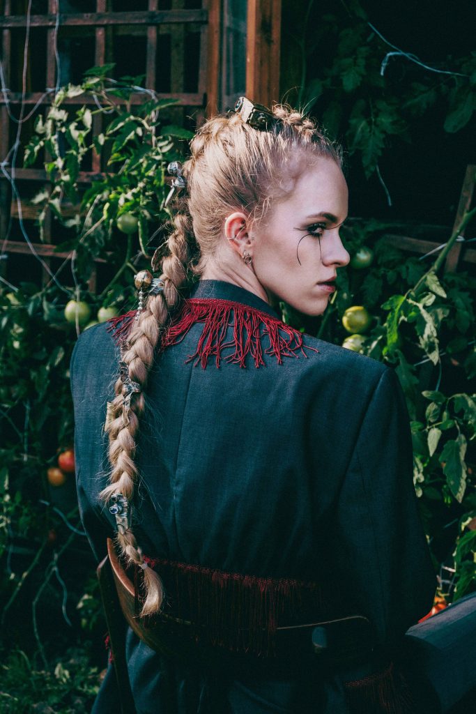 "Idyll": A Romanticized Vision of Rural Life Captured by Eliza Kania "Idyll": A Romanticized Vision of Rural Life Captured by Eliza Kania Vanity Teen 虚荣青年 Lifestyle & new faces magazine