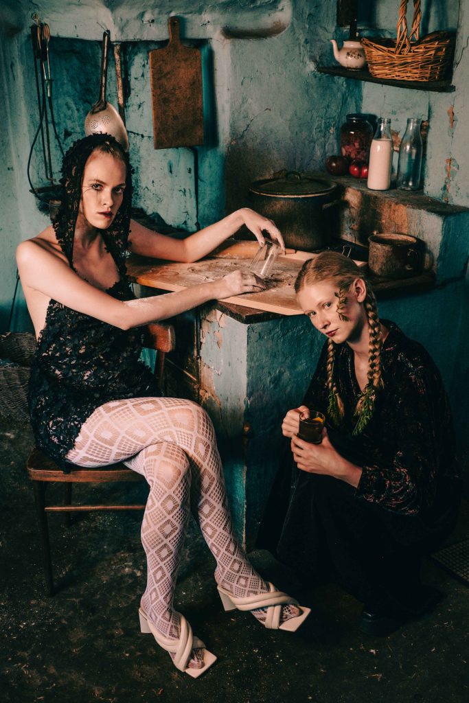 "Idyll": A Romanticized Vision of Rural Life Captured by Eliza Kania "Idyll": A Romanticized Vision of Rural Life Captured by Eliza Kania Vanity Teen 虚荣青年 Lifestyle & new faces magazine